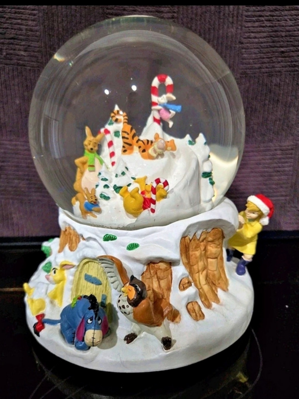 Disney Winnie the Pooh Christmas Snow Globe